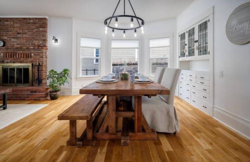 McMinnville House | Honey Bea