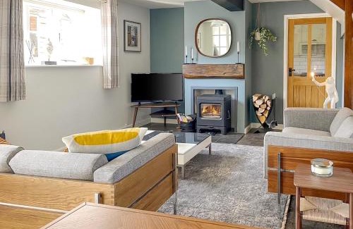 Newport House | Honey Bee Cottage