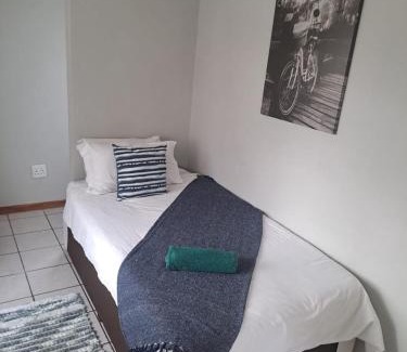 Rustenburg House | Honey Bee Guesthouse