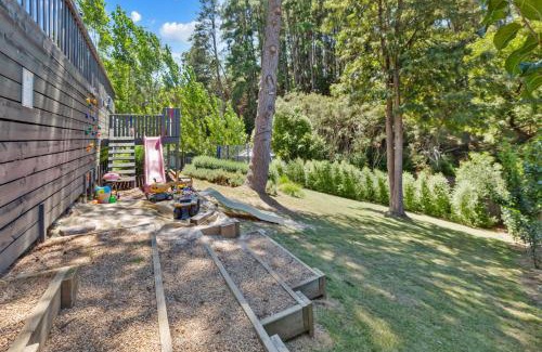 Goughs Bay House | Honey Bee Lodge at Goughs Bay
