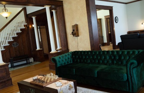 Monte Vista House | Honey Bee Manor in Monte Vista