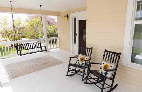 Monte Vista House | Honey Bee Manor in Monte Vista