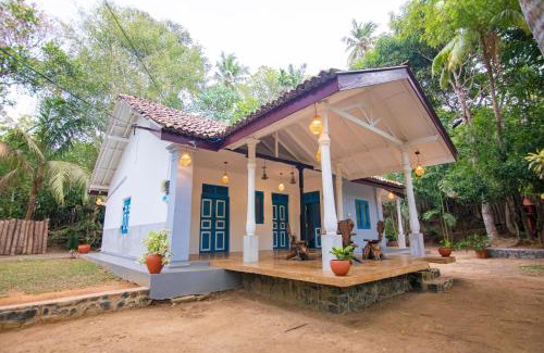 Dickwella Hotel | Honey Comb