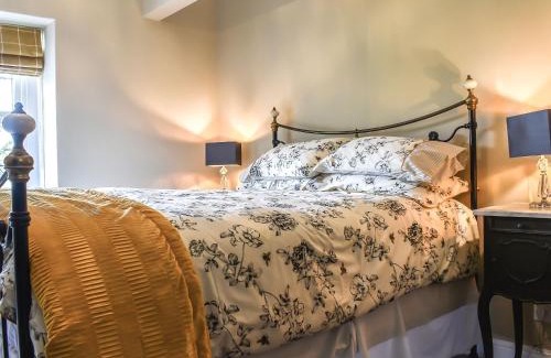 Eshton House | Honey Cottage