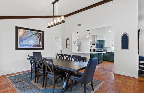 McQueeney House | Honey Dreams on Lake McQueeney. Within minutes to tons of local attractions!