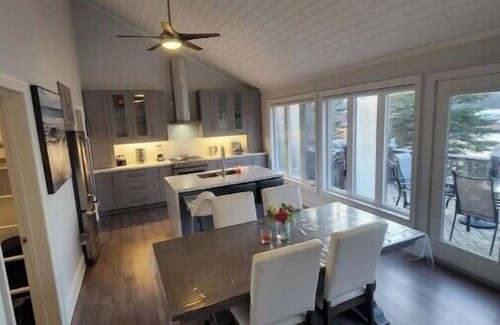 Honey Harbour Cottage | Honey Harbour Getaway