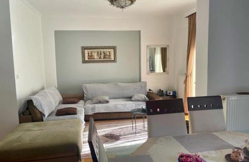 Delta Apartment | Honeybee Apartment kordelio area