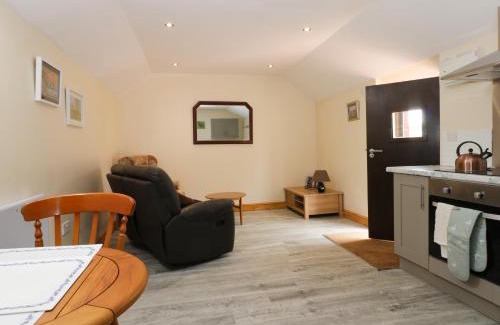 Winestead House | Honeybee Cottage
