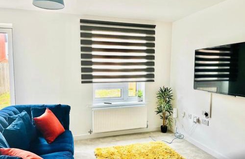 Willesborough House | Honeybee Haven Retreat - 3 Bed House