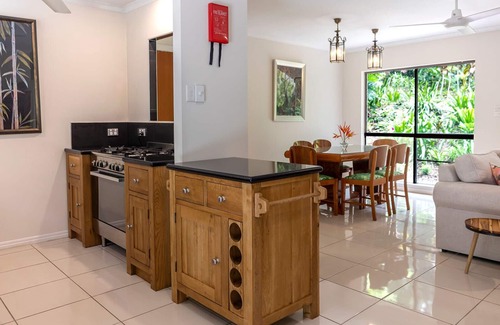 Speewah House | Honeybee House - Tropical Retreat on Acreage