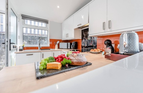 Llanybri House | Honeycrisp Lodge - Two Bedroom House, Sleeps 4