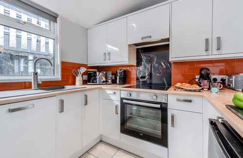 Llanybri House | Honeycrisp Lodge - Two Bedroom House, Sleeps 4