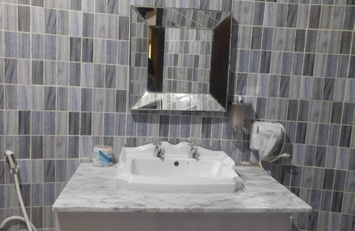 Orimedu Hotel | Honeyland Beach Resort