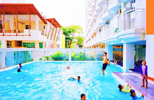 Silang Junction South Condo | HoneyLove 1BR *free Pool, Parking *View-Deck