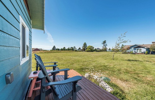 Sequim Cottage | Honeymoon Cottage - King, Jetted tub, Private