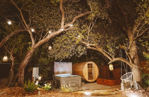Cottonwood Apartment | Honeymoon Retreat-Sauna, Spa Deck + Wine Tasting