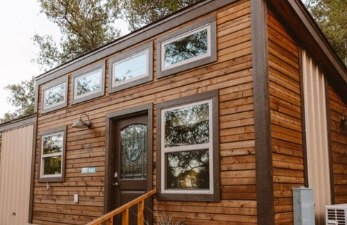 Cottonwood Apartment | Honeymoon Retreat-Sauna, Spa Deck + Wine Tasting