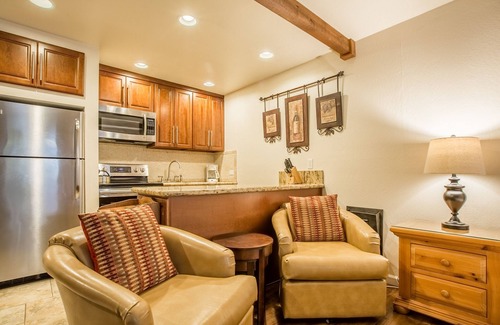 South Lake Tahoe Condo | Honeymoon Studio - Beautifully Air Conditioned Studio in Lakeland Village