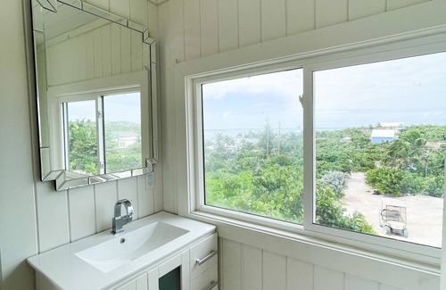 Hope Town Apartment | Honeymoon Suite