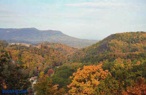 Pigeon Forge House | Honeymoon View 2
