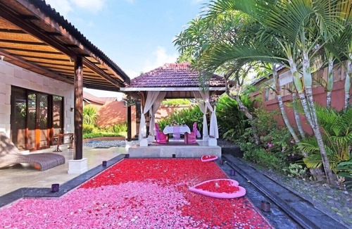 By Pass Ngurah Rai Kuta Villa | Honeymooner Villa in Kuta Near Airport
