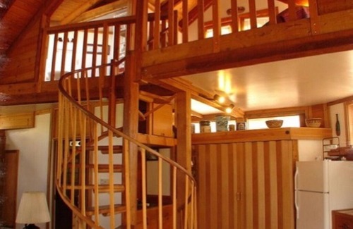Cripple Creek Cottage | Honeymooner’s Cozy Cabin, with Hot Tub, near Cripple Creek - Last minute deals?