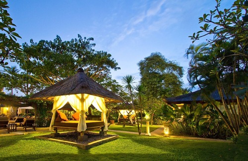 Kuta Villa | Honeymooners Villa, best location near to the Beach and shopping center