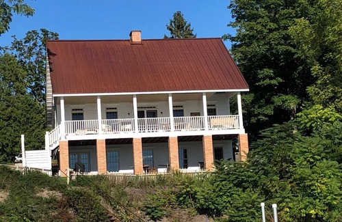 Town of Ledyard House | Honey’s Camp