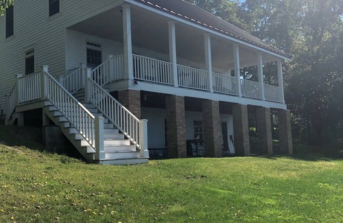 Town of Ledyard House | Honey’s Camp
