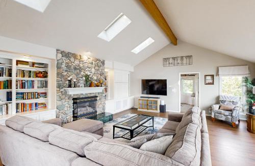 Hayden View Estates House | Honeysuckle Beach Retreat