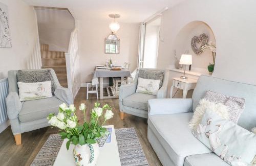 Whichford House | Honeysuckle Cottage Brailes