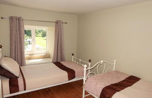 Richmond Apartment | Honeysuckle Cottage