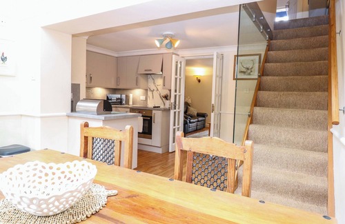 Swaffham Cottage | HONEYSUCKLE COTTAGE, pet friendly, with open fire in Swaffham