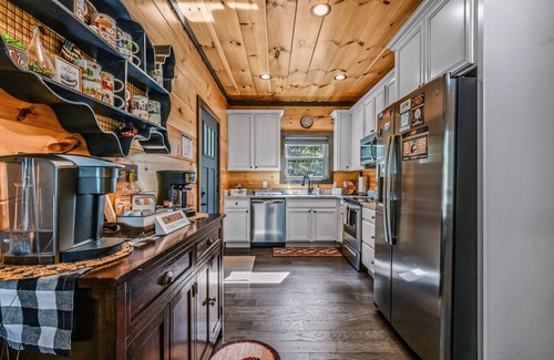 Sevierville Cabin | Honeysuckle Hill (2-Bedroom Cabin) by RedAwning