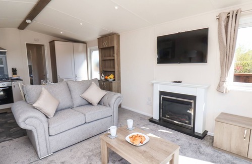 Runswick Bay Cottage | Honeysuckle Lodge