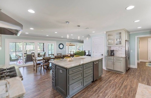 Seneca House | Honeysuckle Lake Keowee Waterfront Retreat