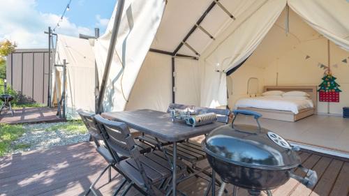 Seo House | Hongcheon toliaigeullaemping