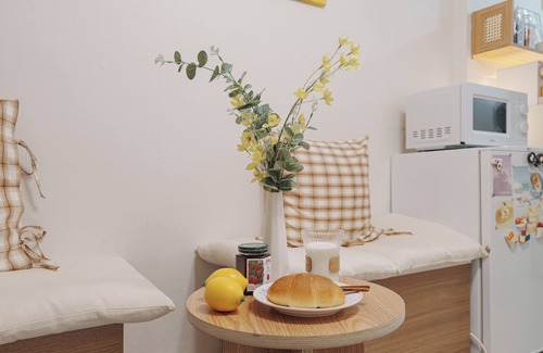 Yeonnam-dong Apartment | Hongdae, Cafe Street, Free Breakfast, Luggage keep