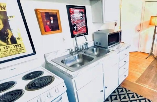 Dickerson Road Apartment | Honky Tonk Haven Cozy Nashville Apartment Country Feel in The Middle of The City