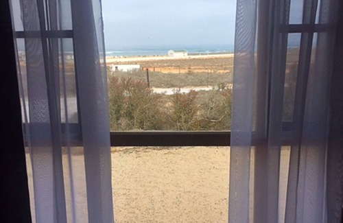 Hondeklip Bay House | Honne-Hemel Self Catering: Bacchus