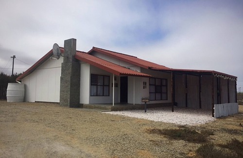 Hondeklip Bay House | Honne-Hemel Self Catering: Bacchus