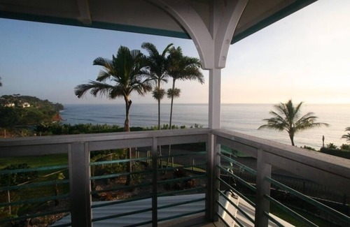 Hilo Apartment | Honolii Black Sand Beach Vacation Rental