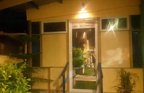 Odiongan House | Honorable, Sports bar and guesthouse