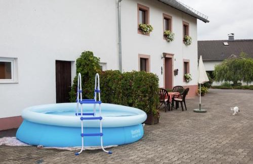 Hontheim House | Hontheim Farmhouse Retreat, cleaning included