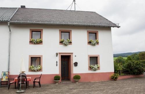 Hontheim House | Hontheim Farmhouse Retreat, cleaning included