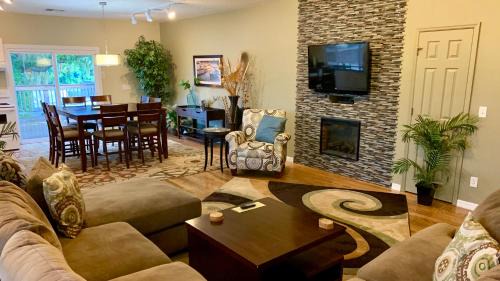 River Ridge Hotel | Hontoon Landing Resort & Marina