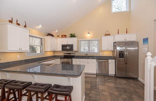 Ocean Pines House | Honu Blue-4 Bedrooms-3 Bathrooms-Sleeps 9-Non Group Rental