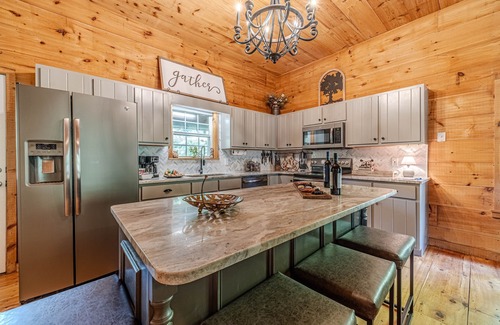 Sautee Nacoochee Cabin | Hoo`s There Hideaway | 2BR 2BA | Hot Tub | Pool Table | Jetted Tub | Fire Pit
