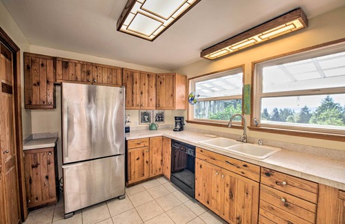 Brinnon House | Hood Canal Home w/Hot Tub - Bordering Olympic NP!
