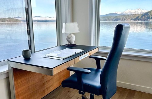 Union House | Hood Canal Resort in Union, WA, Luxury Lookout (up to 5 guests)